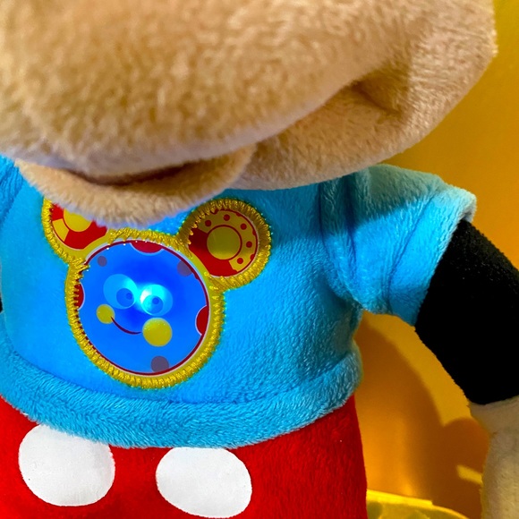 DISNEY MICKEY MOUSE CLUBHOUSE MICKEY TALKING & LIGHTS UP PLUSH 12” WORKS! - Picture 2 of 10